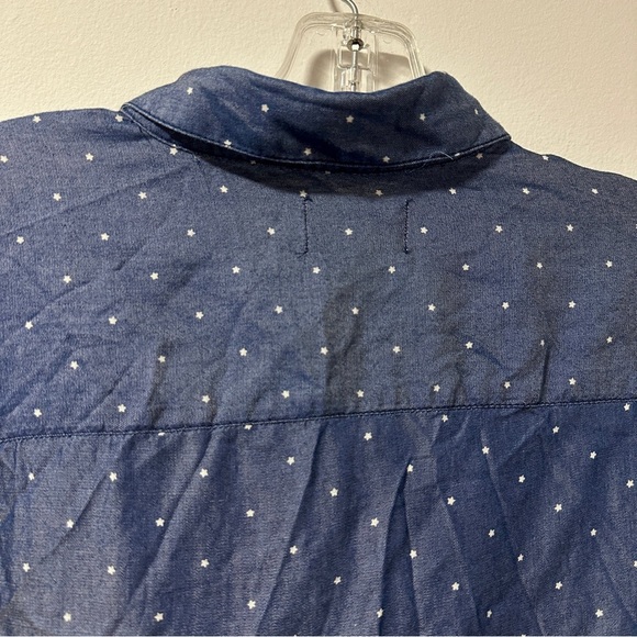 American Eagle Blue Lyocell Star Print Button Up Shirt Women’s Size Large Top - Picture 5 of 10